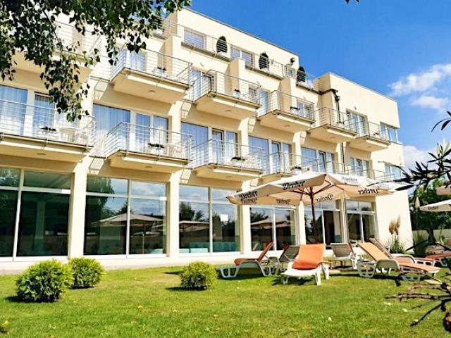 Két Korona Konferencia és Wellness Hotel Balatonszárszó