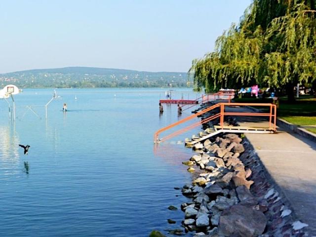 Sirály Vendégház Balatonfűzfő a strandról 200 m-re