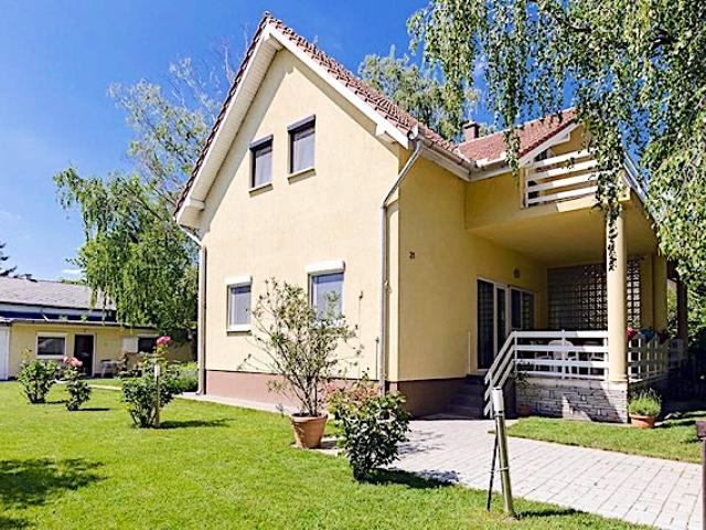 Kenese Gyöngye Apartmanház Balatonkenese