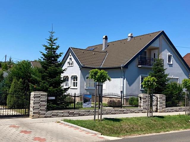 Grey Lavender Home Apartman Kőröshegy