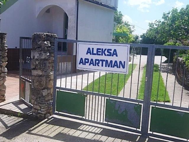 Aleksa Apartman Lesencetomaj