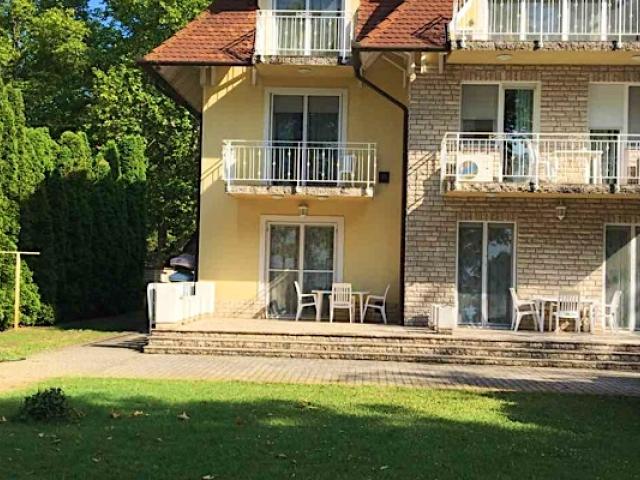 Platán Apartmanház Balatonföldvár