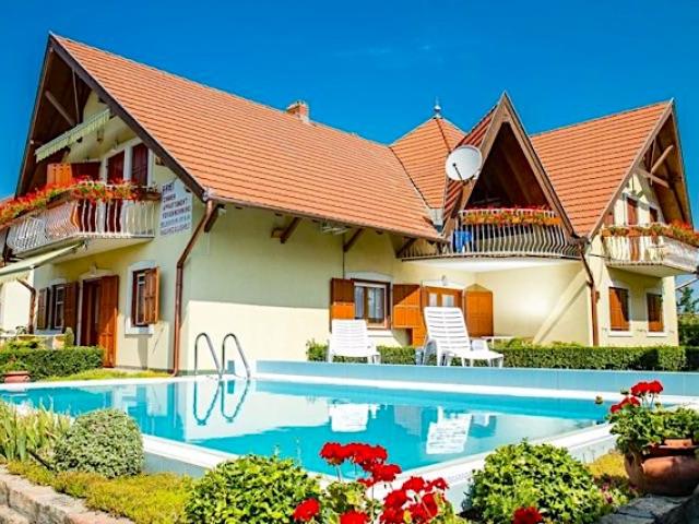 Familia 4 Apartman Balatonmáriafürdő