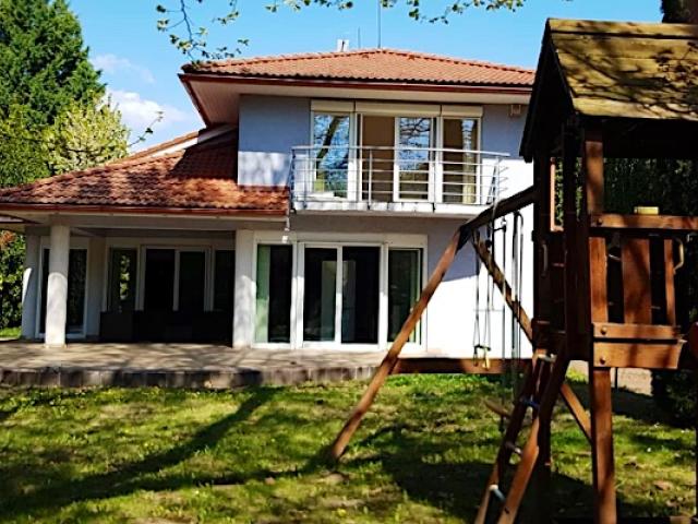 Megtart-lak Villa Balatonszárszó