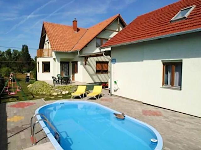 Schmal Apartman Balatonszemes