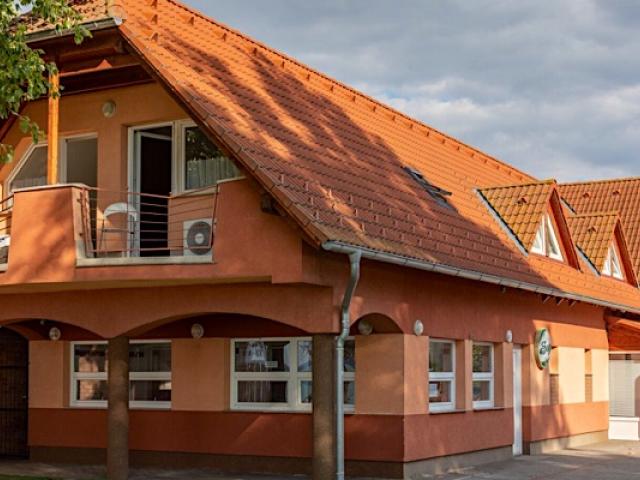 NaposPart Resort Apartman Siófok