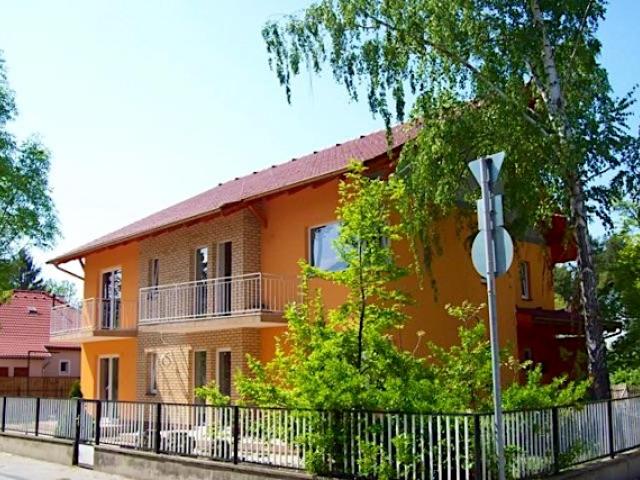 Damjanich Apartmanház Siófok