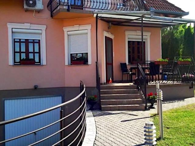 Napsugár Apartman Vonyarcvashegy