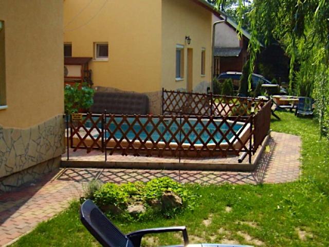 Beatrix Apartmanház Balatonrendes