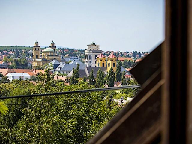 Várlak Apartman Eger