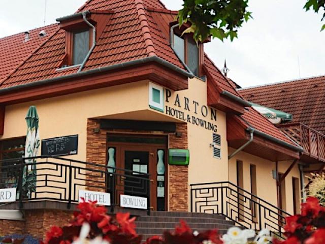 Parton Hotel & Bowling Tiszakécske