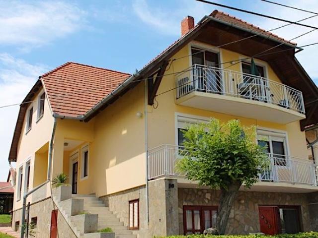 Lenke Apartmanház Balatonlelle