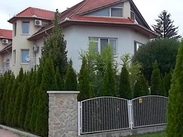 Pávai Apartmanház Hajdúszoboszló