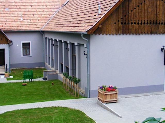 Bagolyvár Apartmanház Kétbodony